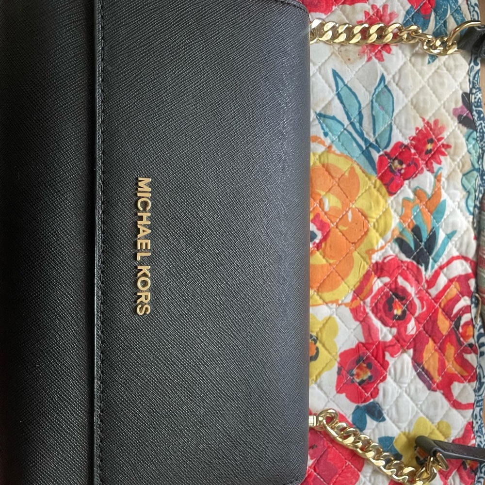 Michael Kors Women’s Jet Set Travel - Clutch Crossbody